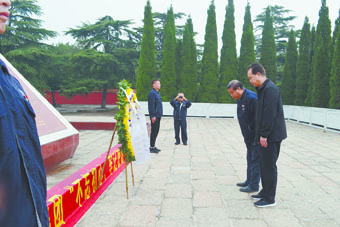 弘揚(yáng)革命精神  堅(jiān)定理想信念 ——集團(tuán)黨委開展“不忘初心、牢記使命”主題教育黨日活動(dòng)