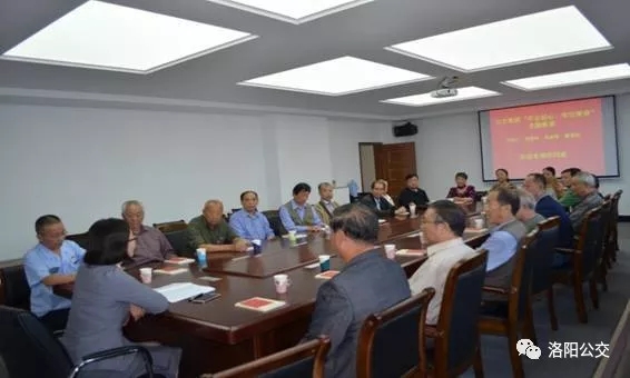 集團(tuán)黨委為離退休老干部上“不忘初心、牢記使命”主題教育專題黨課