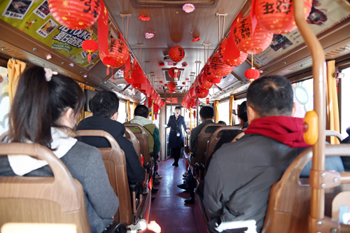 慶祝建司70周年！洛陽公交集團(tuán)邀請市民代表“零距離”探秘公交03.JPG
